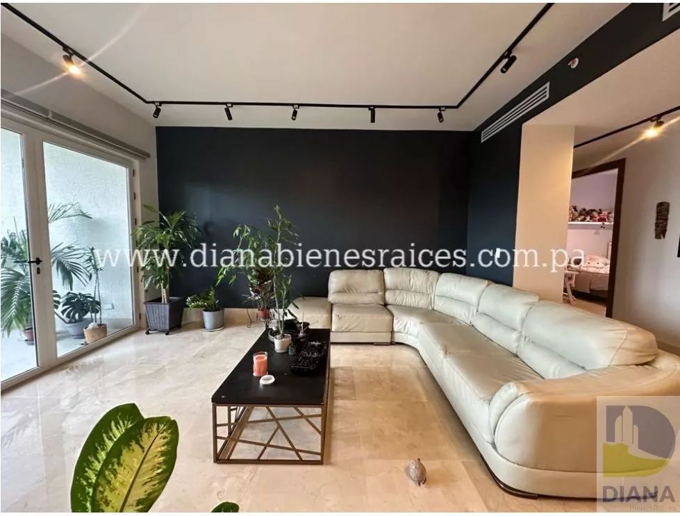 Venta de apartamento en Santa María