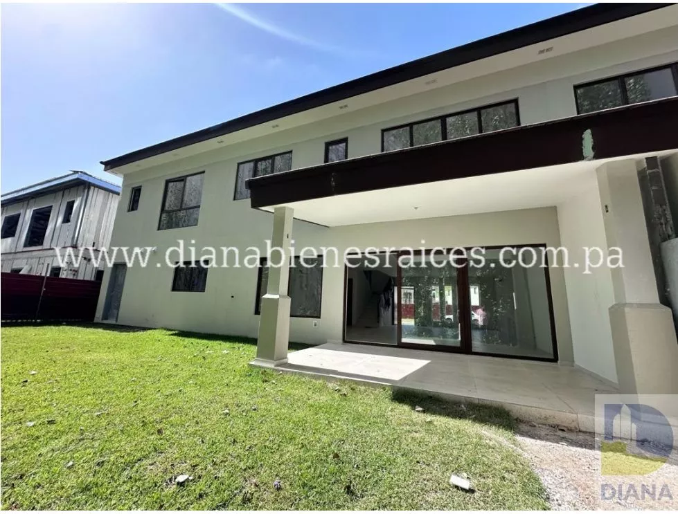 Venta de casa en Santa María