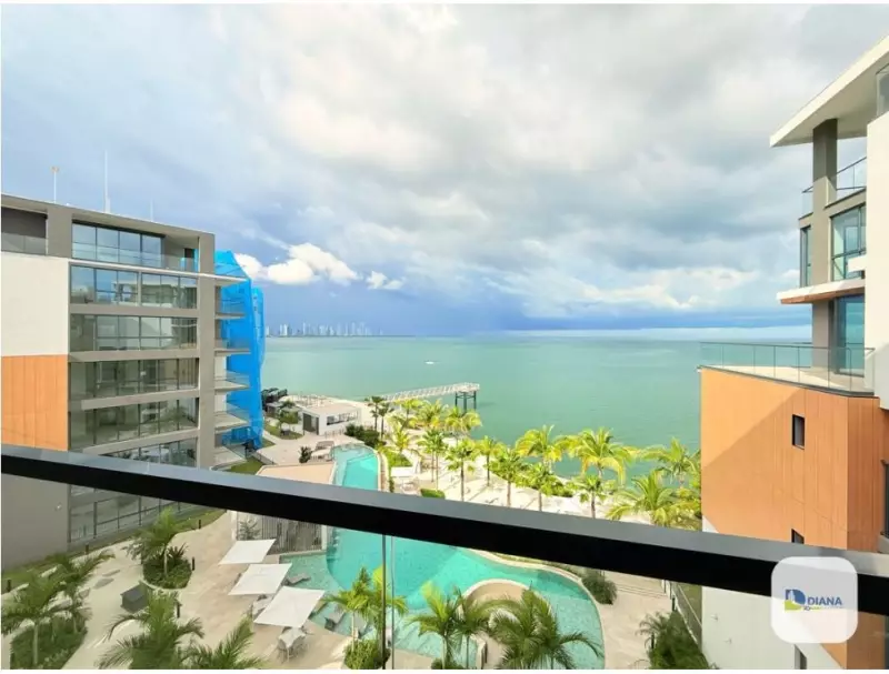 Venta de apartamento frente al Mar