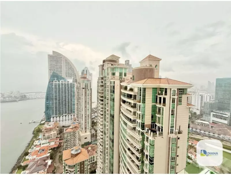 Venta de apartamento frente al mar