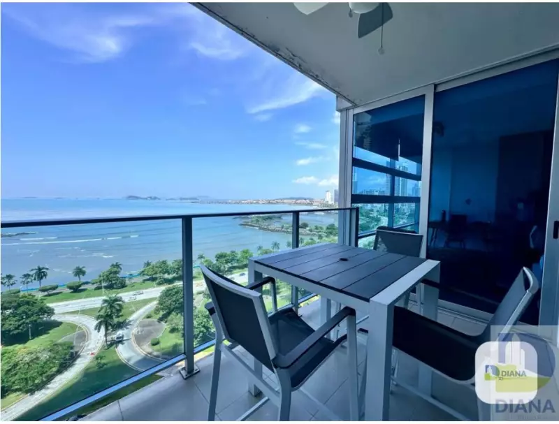 Venta de apartamento en Avenida Balboa